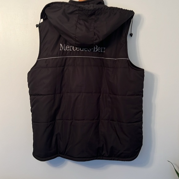 Mercedes AMG Vest - Picture 4 of 7